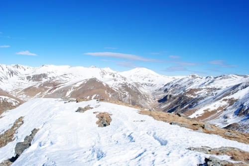 Cim, bastiments al fons