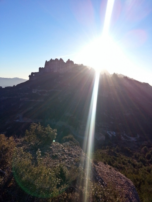 Surt el Sol per Montserrat